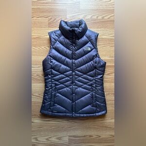 North Face 550 Puffer Vest Womens Medium Purple Full Zip Down Feather